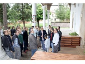 Samed, Memurlara Yaşadıkları Şehri Tanıtıyor