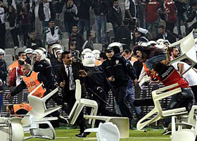 Sahaya atlayan taraftar konuştu