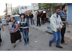 Mahalleye Şafak Baskını, Çocuklara Oyuncak