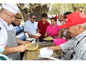 Divriği Pilav Günü Yakacık’ta Yapıldı