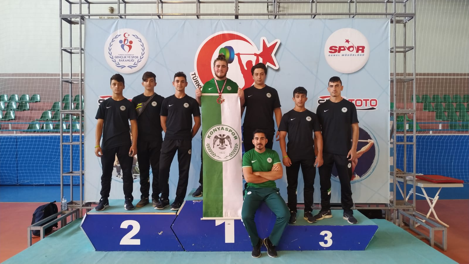 Konyasporlu halterciler Türkiye Şampiyonu oldu