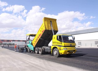 Karatay'da asfaltlama çalışmaları devam ediyor