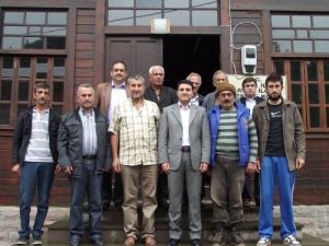 Çayeli Kaymakamı Köylerdeki Sorunları Yerinde Tespit Ediyor