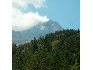 Erciyes’in Zirvesine Kar Yağdı