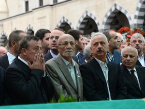 Ağaoğlu'nun babası toprağa verildi