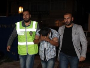 Hırsızlık yaptı, sevgilisiyle vedalaşırken yakalandı