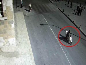 Bisiklet hırsızları güvenlik kamerasına yakalandı