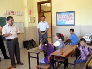 İlçe Müftüsü Karakuş Özel Eğitim Sınıfındaki Öğrencileri Ziyaret Etti