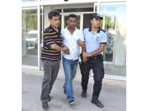 Yolcu Otobüsünde 500 Ruhsatsız Pompalı Tüfek Ele Geçirildi
