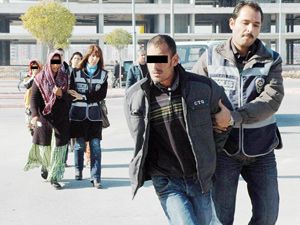 Çöp bidonunda uyuşturucu ticareti