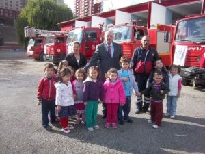 Uçan Balon Kreş Ve Gündüz Bakım Evi'nin Minikleri İtfaiyeyi Ziyaret Etti