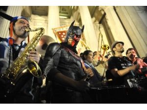 Brezilya'da, Gösterilerde Maske Kullanımı Yasaklandı