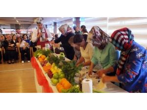 Oktay Usta, Hopalı Bayanlarla Buluştu