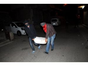 'Sapanlı Teyze' Elinde Sopasıyla Maltepe’de Nöbet Tutuyor
