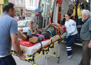 Beyşehir'de traktör devrildi: 1 yaralı