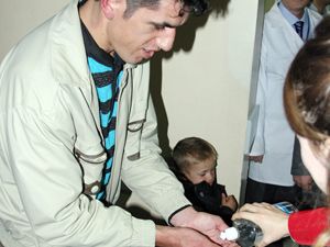 Hastane’de kolonya yerine antiviral jel ikram edildi