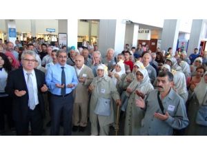 Kıbrıslı Hacı Adayları Kutsal Topraklara Doğru Hareket Etti