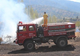 Çay demlemek isterken orman yakıyordu