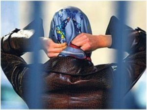 Türbanlılara tutanak tutuldu