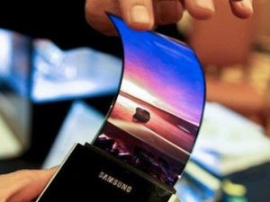 Samsung'dan kavisli ekranlı telefon geliyor