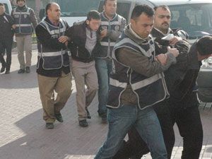 Hırsızları sabıkaları ele verdi