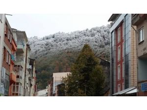 Akkuş’a Yılın İlk Karı Yağdı