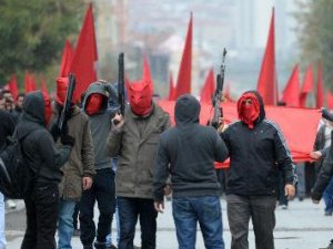 O kalaşnikoflulara neden dokunulmadı