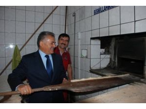 Başkan Büyükkılıç, Fırında Ekmek Pişirdi