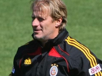 Tugay Kerimoğlu'ndan üç yıllık imza