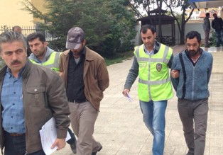 Çaldıkları antikaları hurdacıya sattıkları iddiası