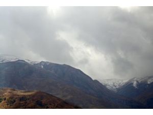 Muş'a Mevsimin İlk Karı Yağdı