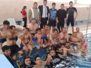 Merzifon’da Otistik Çocuklara Yüzme Eğitimi Verildi