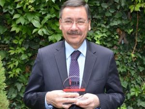 Gökçek, Abd’den Sosyal Medya Ödülü Aldı