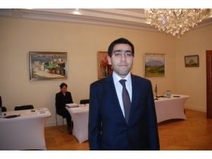 Azerbaycan Vatandaşları Cumhurbaşkanlığı Seçimi İçin Oylarını Kullandı