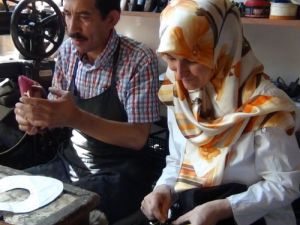 Ünlüler, Geleneksel Nakışlı Ayakkabıyı Tercih Ediyor