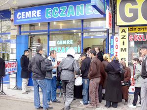 Kepenkler kapatıldı