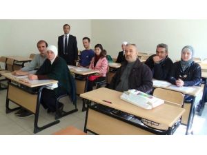 Erbaa Halk Eğitim Merkezi'nden Suriyeli Göçmenlere Türkçe Kursu