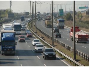 Otoyolun Kocaeli Kesiminde Bayram Yoğunluğu Başladı