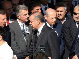 Erdoğan ile Bahçeli tokalaşmadı
