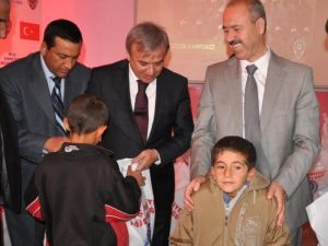 Emniyet Müdürlüğü Bayram Öncesi Öğrencileri Sevindirdi