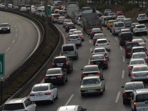 Bolu'da 10 kilometrelik araç kuyruğu