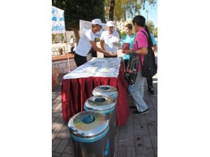 Otel Çalışanları Açtıkları Stantla Çevre Temizliğine Dikkat Çekti