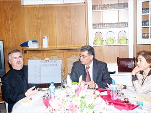 ‘Bürokratlara sahip çıkın’