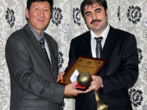 Moğolistan’dan Türk Okullarına Anlamlı Ödül
