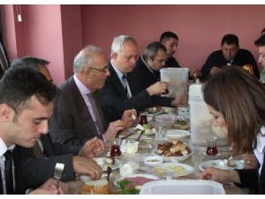 Başkan Yılmaz, Bayramda Çalışacak Samulaş Personeli İle Kahvaltı Yaptı