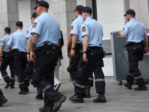Norveç Polisi Silah Taşımak İstemiyor