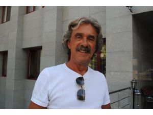 İngiliz Maxweel: Kurban Bayramı'nın İnsanlığa Barış Getirmesini Diliyorum