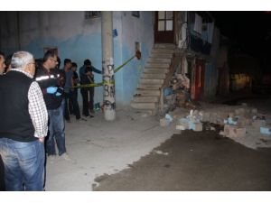 Duvar Altında Kalan 2 Çocuk Hayatını Kaybetti, 1'i Ağır Yaralandı