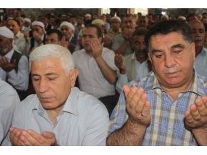 Şırnaklılar, Bayram Namazında İslam Kardeşliği İçin Dua Etti
