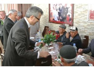 Vali Oduncu, Huzurevi Sakinleriyle Bayramlaştı